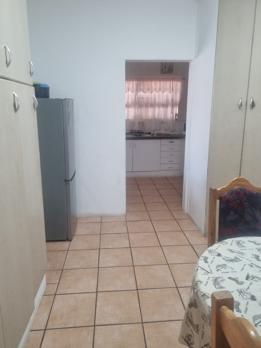 4 Bedroom Property for Sale in Goodwood Central Western Cape